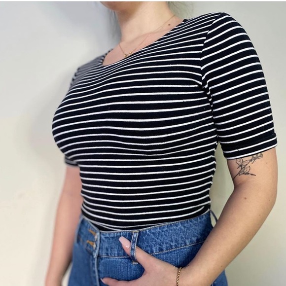 Black and white t-shirt - Picture 1 of 2